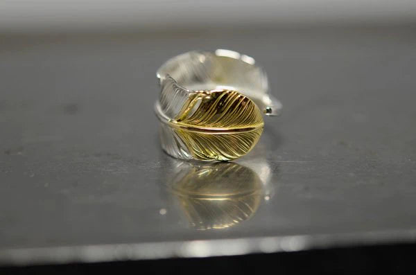 M Feather K18 Tip Ring