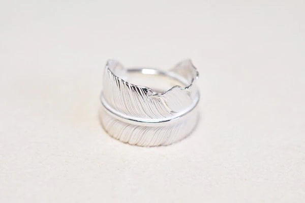 L Old Feather Ring
